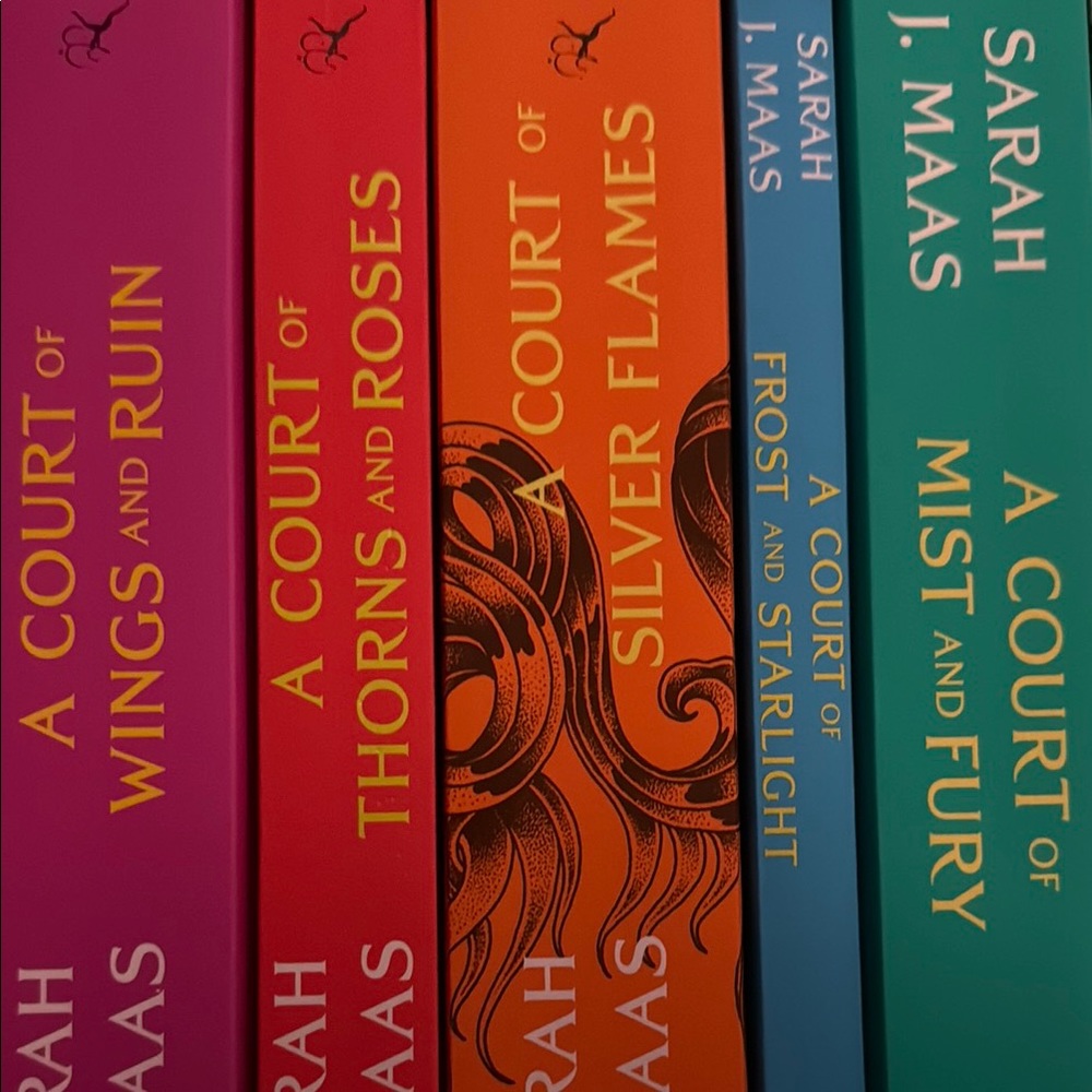 ACOTAR Book Set 🩷